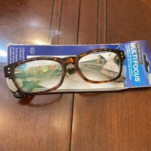 Foster Grant Multi focus “Conan Tor” reading glasses and coordinating case.